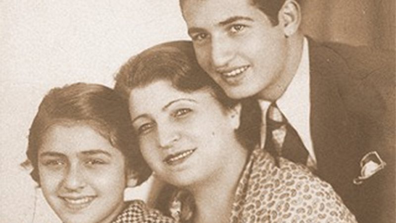 احسان مع والدته وشقيقته آمال طليمات